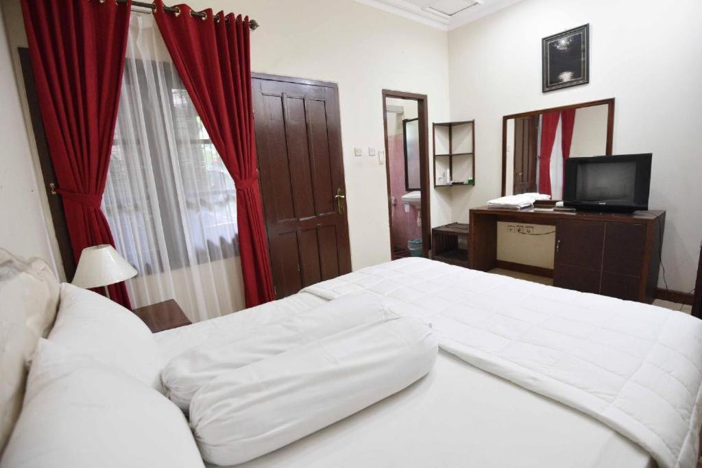 Ndalem Maharani Guest House Γιογκιακάρτα Εξωτερικό φωτογραφία