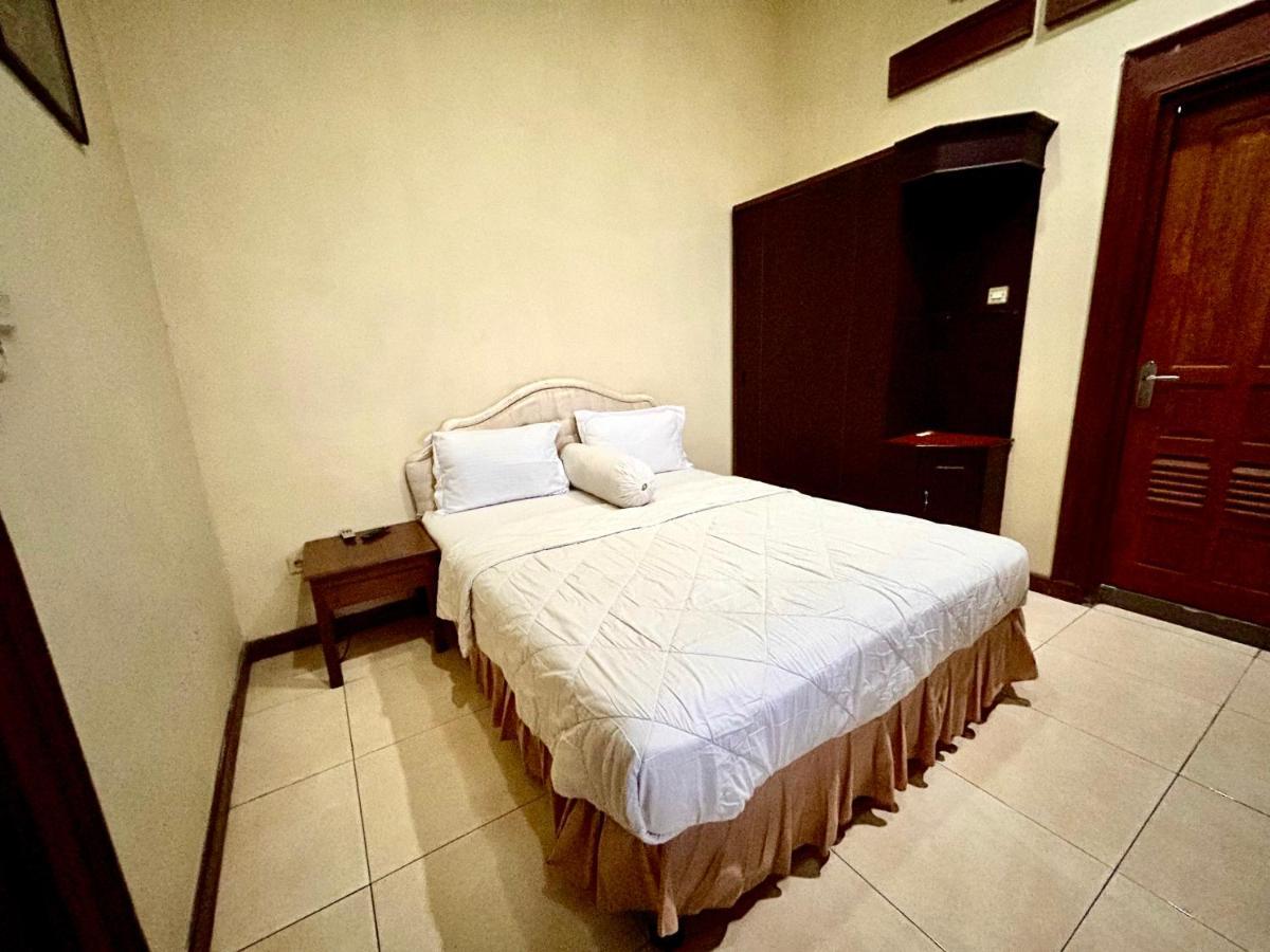 Ndalem Maharani Guest House Γιογκιακάρτα Εξωτερικό φωτογραφία